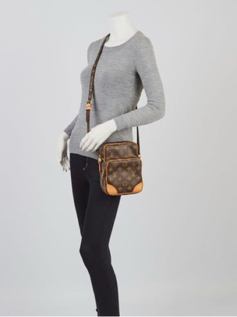 Louis Vuitton Monogram Amazone Crossbody Bag with Natural Vachetta Trim - Picture 3 of 17